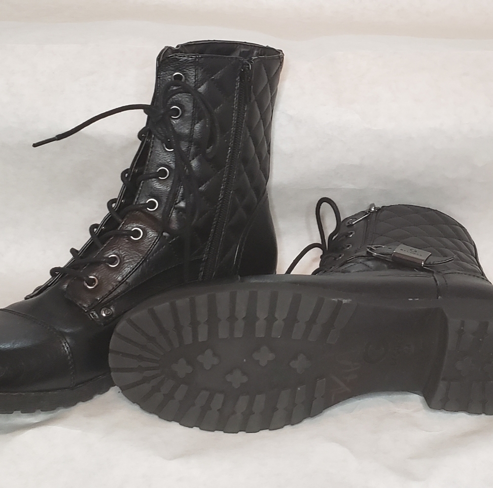 Guess - Picture 4 of 4